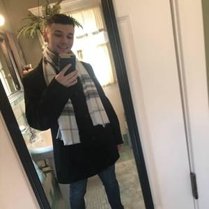 Meet your Posher, Jason